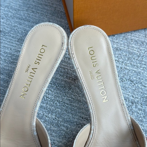 Louis Vuitton Kitten Heels 39.5 - Picture 2 of 9